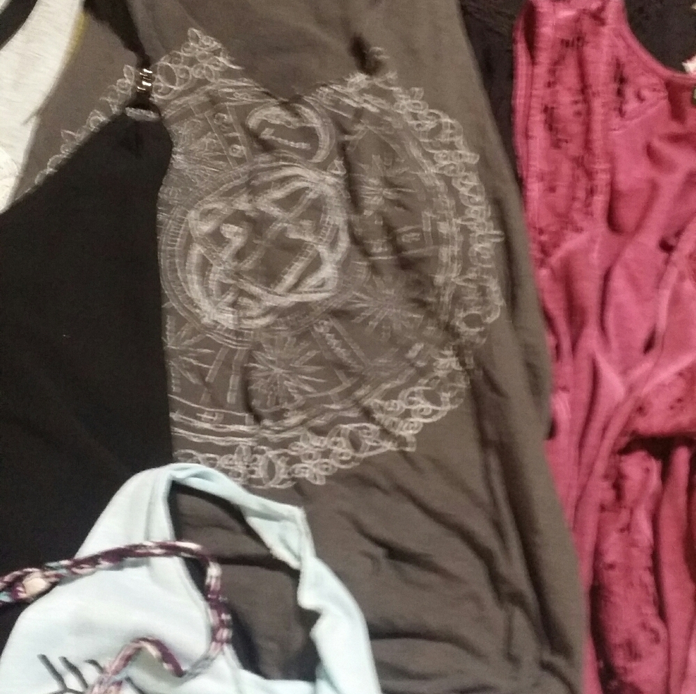 Medium tank top lot
